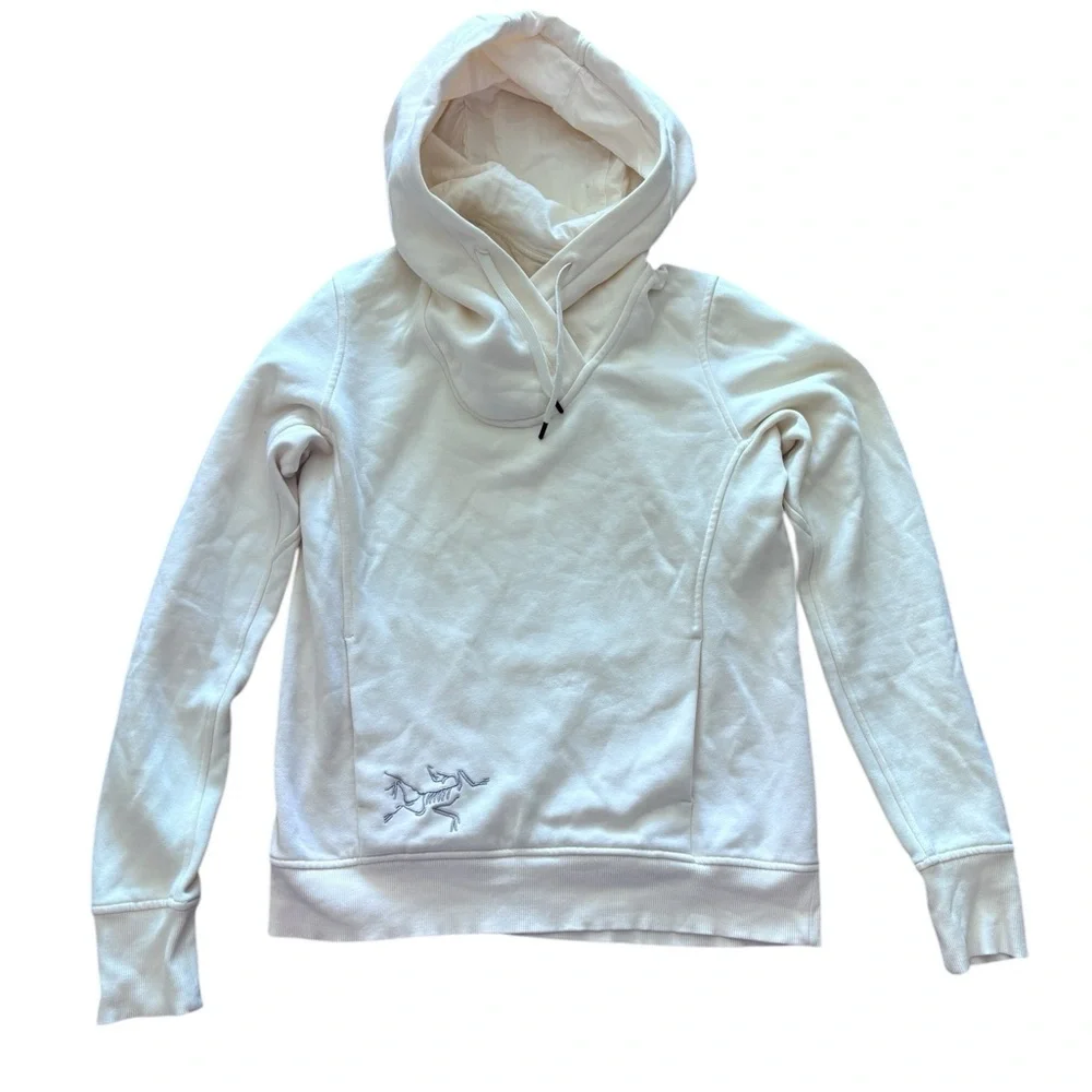 Arc’teryx Cream Pullover Hoodie with Embroidered Logo – Women - Picture 2 of 6